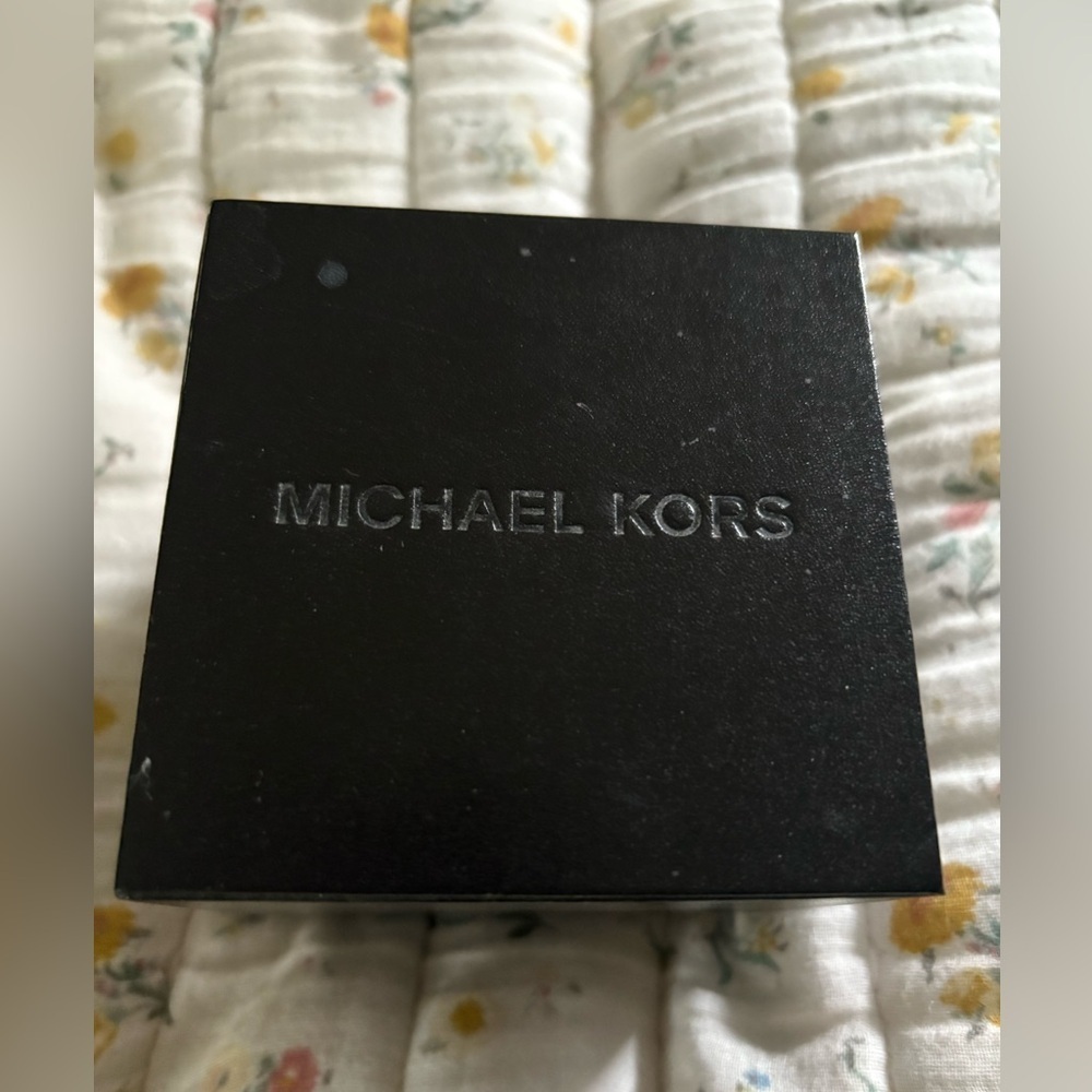 Michael Kors Rose Gold Watch - Picture 4 of 4